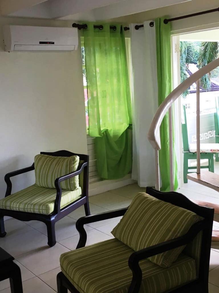 The View At Mystic Ridge Penthouse 78A Ocho Rios Quarto foto